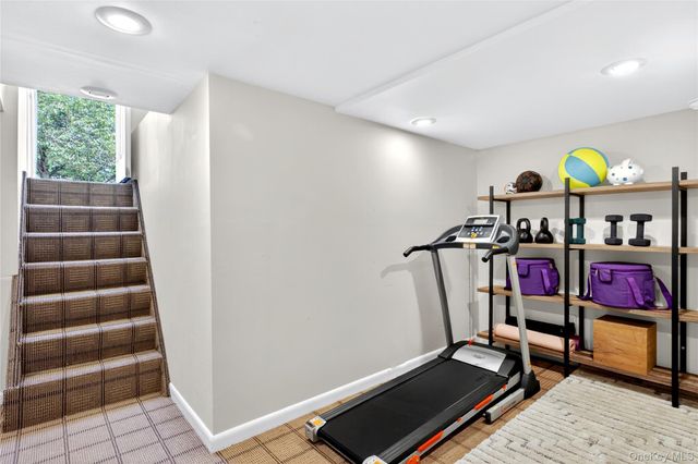 7 Abrams Place, Lynbrook, NY 11563