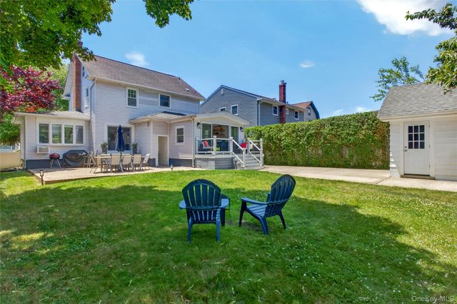 7 Abrams Place, Lynbrook, NY 11563
