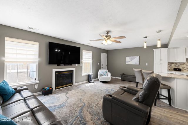 11203 Sandwood Pl, Louisville, KY 40272