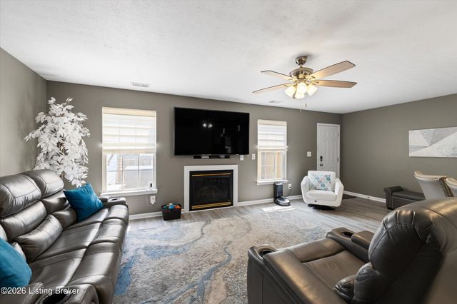 11203 Sandwood Pl, Louisville, KY 40272