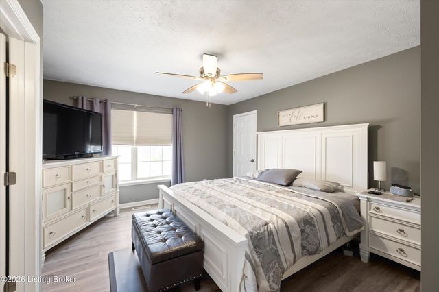 11203 Sandwood Pl, Louisville, KY 40272