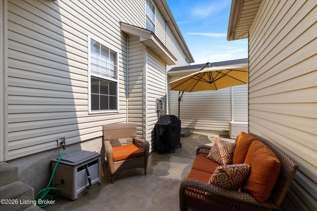 11203 Sandwood Pl, Louisville, KY 40272