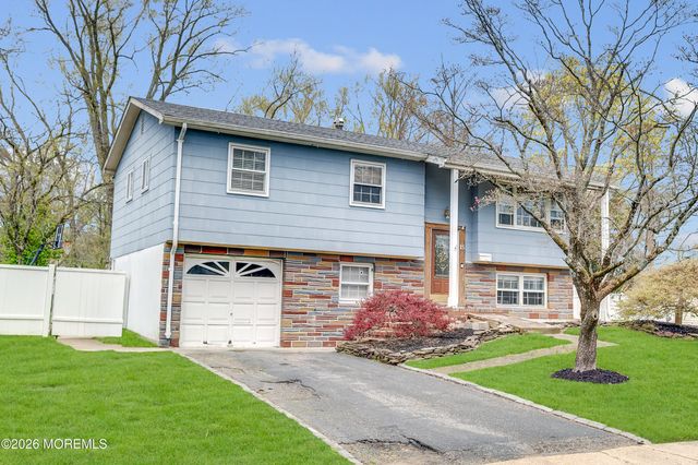 15 Ralph Place, Jackson, NJ 08527