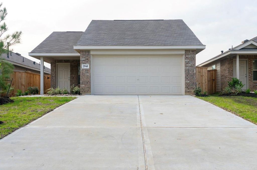 2802 Via Augusta Drive, Conroe, TX 77301
