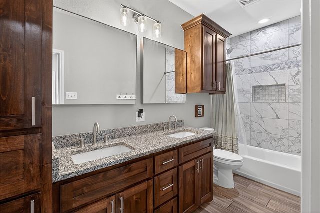 144 Longhorn Dr, Odem, TX 78370