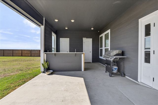 144 Longhorn Dr, Odem, TX 78370