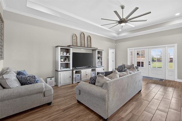 144 Longhorn Dr, Odem, TX 78370