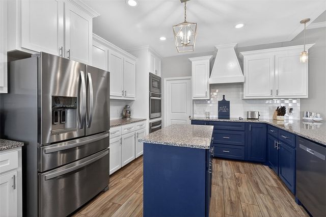 144 Longhorn Dr, Odem, TX 78370