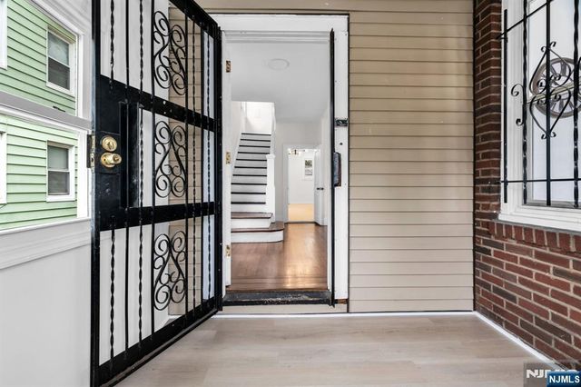240 End Avenue, Newark, NJ 07106
