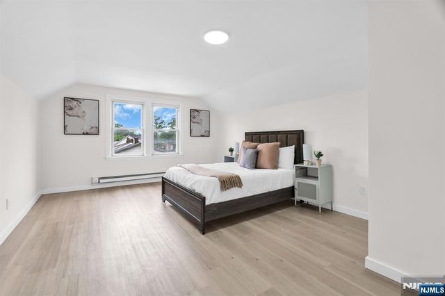 240 End Avenue, Newark, NJ 07106