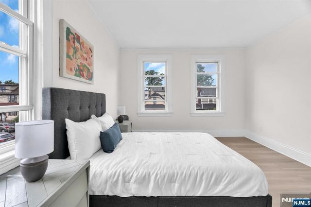 240 End Avenue, Newark, NJ 07106