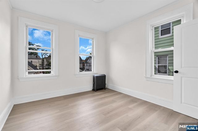 240 End Avenue, Newark, NJ 07106