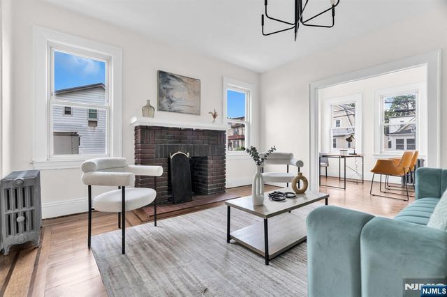 240 End Avenue, Newark, NJ 07106