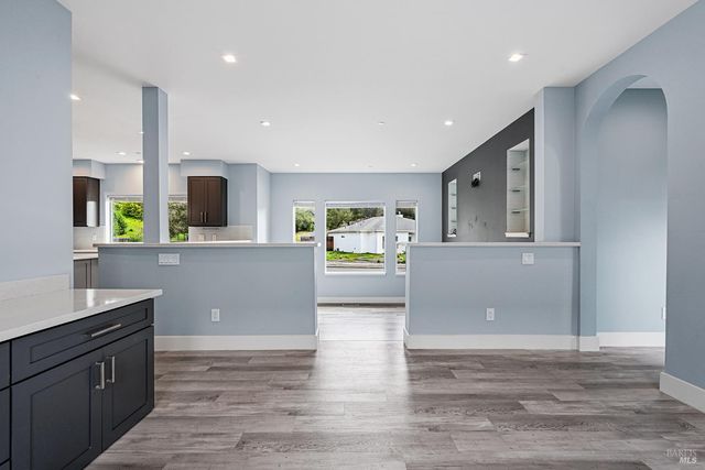 3637 Aaron Dr, Santa Rosa, CA 95404