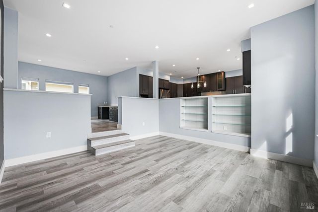 3637 Aaron Dr, Santa Rosa, CA 95404