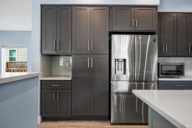 3637 Aaron Dr, Santa Rosa, CA 95404