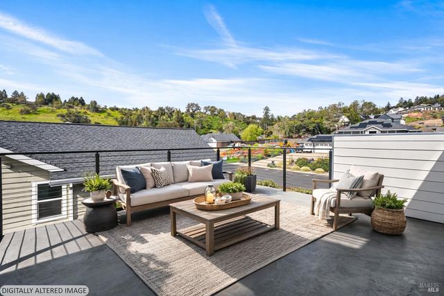 3637 Aaron Dr, Santa Rosa, CA 95404