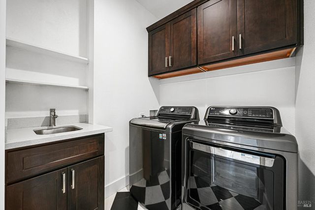 3637 Aaron Dr, Santa Rosa, CA 95404