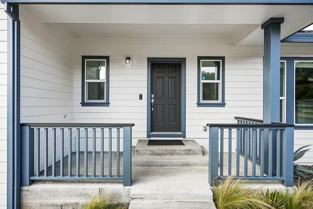 3637 Aaron Dr, Santa Rosa, CA 95404