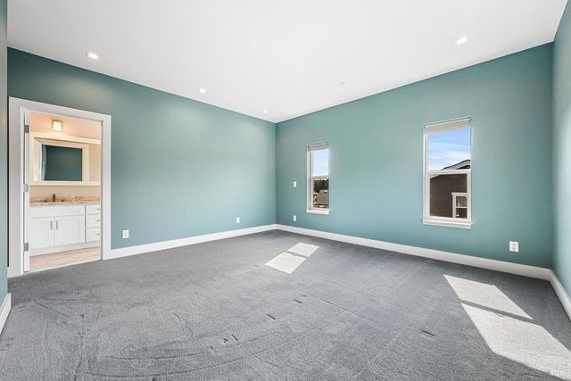 3637 Aaron Dr, Santa Rosa, CA 95404