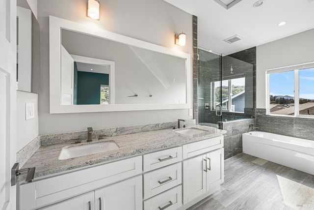 3637 Aaron Dr, Santa Rosa, CA 95404