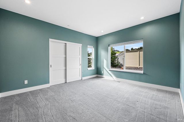 3637 Aaron Dr, Santa Rosa, CA 95404