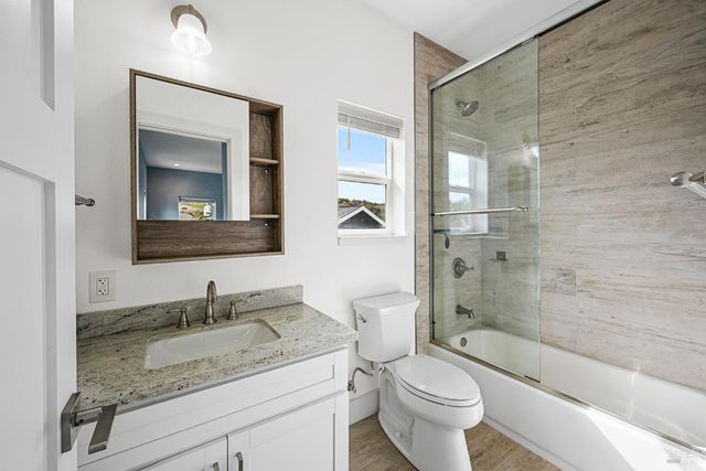 3637 Aaron Dr, Santa Rosa, CA 95404