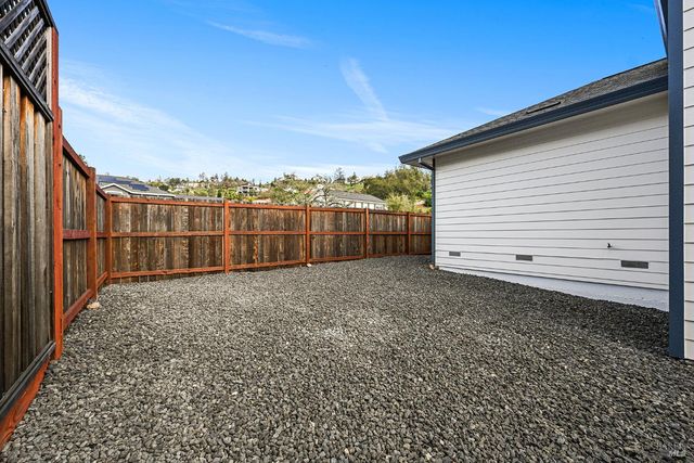 3637 Aaron Dr, Santa Rosa, CA 95404