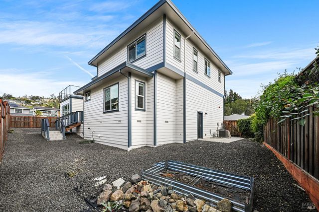 3637 Aaron Dr, Santa Rosa, CA 95404