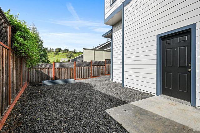 3637 Aaron Dr, Santa Rosa, CA 95404