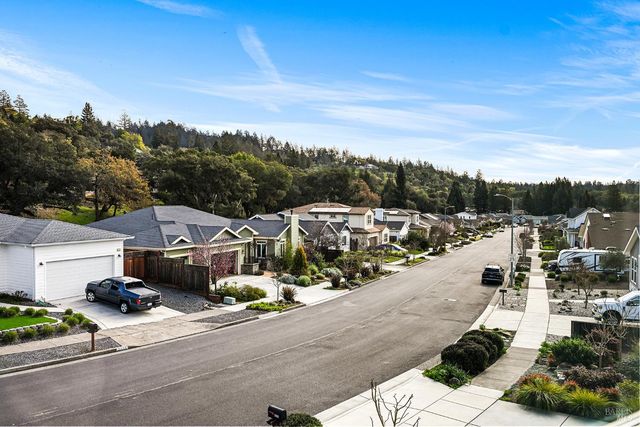 3637 Aaron Dr, Santa Rosa, CA 95404