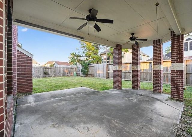 9510 Gentry Shadows Lane, Humble, TX 77396