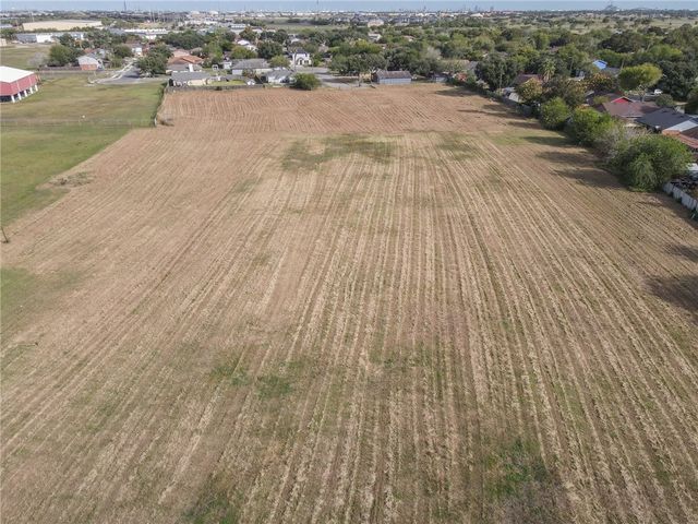 5040 Rockford Dr, Corpus Christi, TX 78416