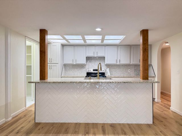 8504 Knoxville Avenue, Lubbock, TX 79423