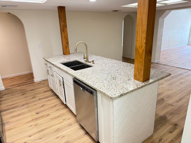 8504 Knoxville Avenue, Lubbock, TX 79423