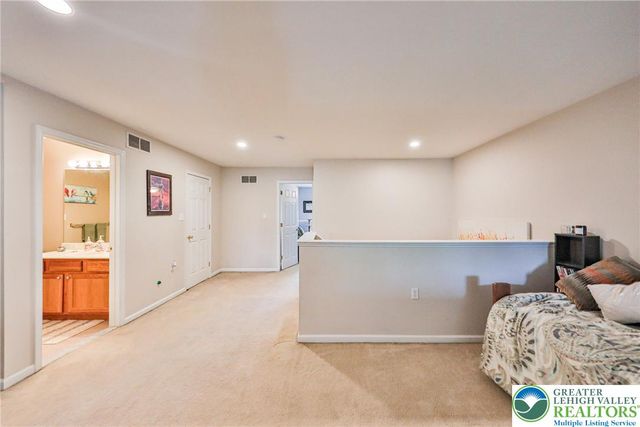 4034 Evergreen Road, South Whitehall Twp, PA 18104