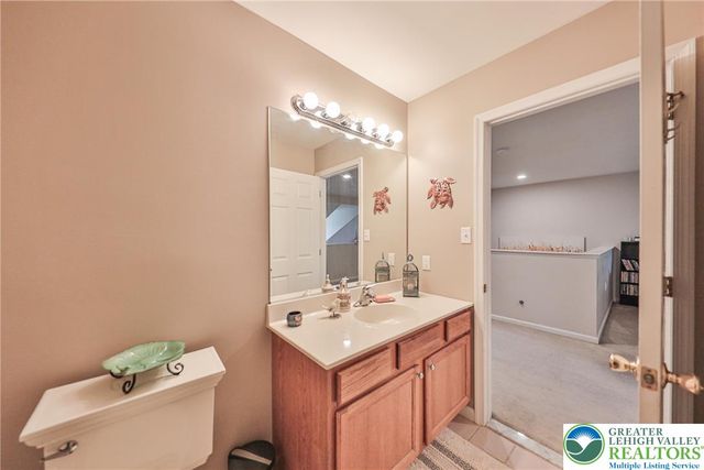 4034 Evergreen Road, South Whitehall Twp, PA 18104