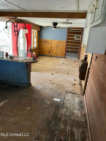 1025 Lake Arrowhead Drive, Hickory Flat, MS 38633