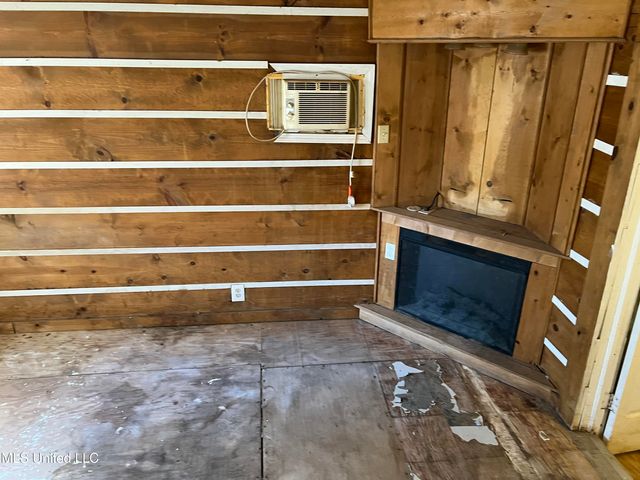 1025 Lake Arrowhead Drive, Hickory Flat, MS 38633