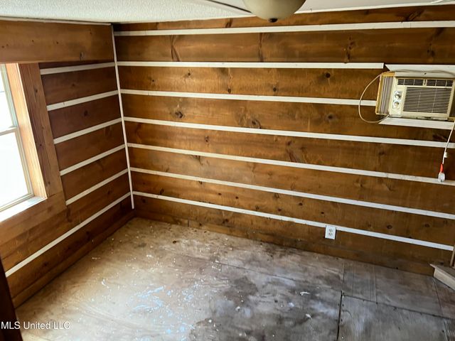 1025 Lake Arrowhead Drive, Hickory Flat, MS 38633