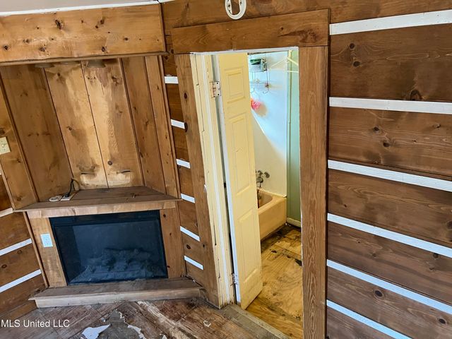 1025 Lake Arrowhead Drive, Hickory Flat, MS 38633