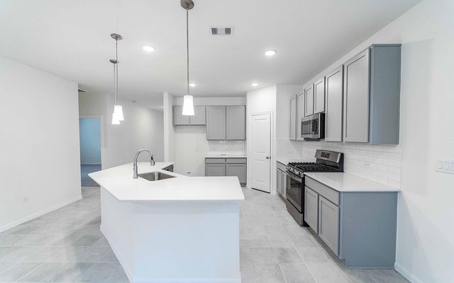 10604 Altitude Way, Conroe, TX 77303