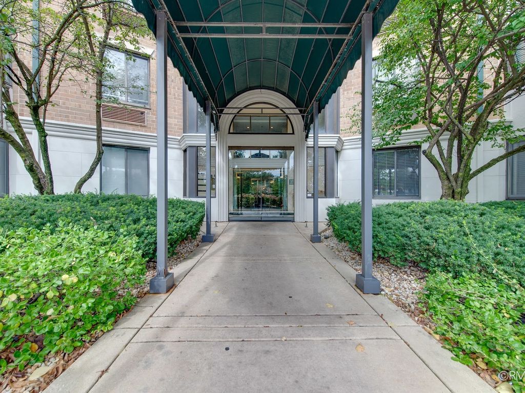 470 FAWELL Boulevard 304, Glen Ellyn, IL 60137 — photo 3