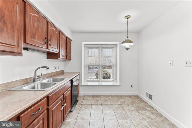 850 STOCKBRIDGE DR, Hockessin, DE 19707