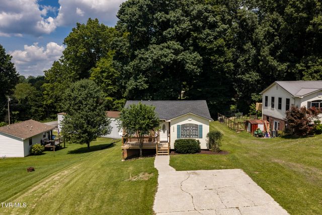 1005 Phillip Drew Drive, Johnson City, TN 37604