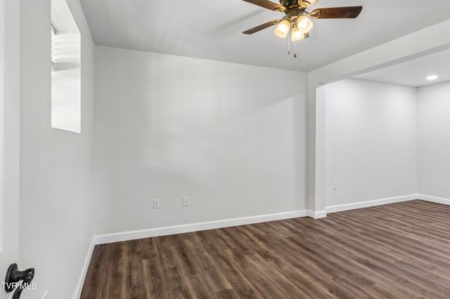 1005 Phillip Drew Drive, Johnson City, TN 37604