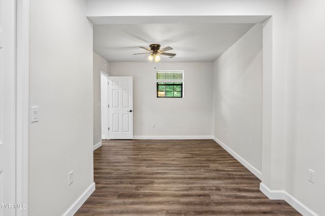 1005 Phillip Drew Drive, Johnson City, TN 37604