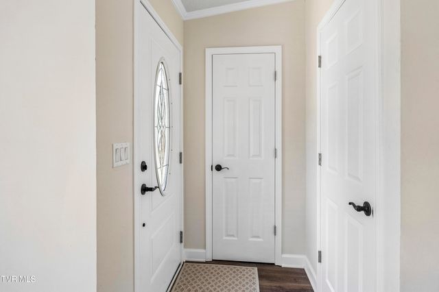 1005 Phillip Drew Drive, Johnson City, TN 37604