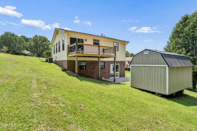 1005 Phillip Drew Drive, Johnson City, TN 37604