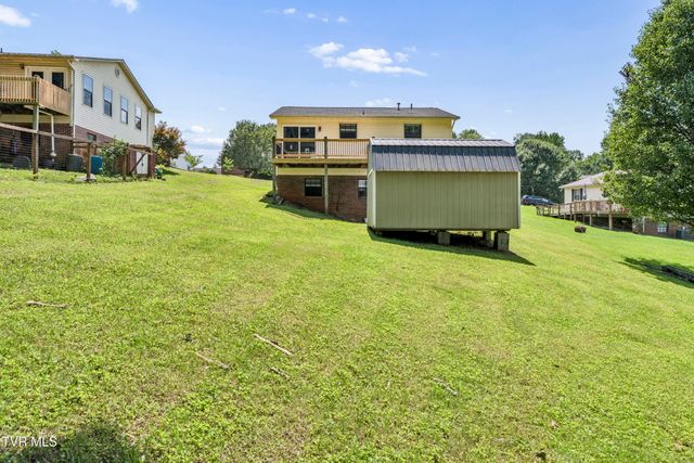 1005 Phillip Drew Drive, Johnson City, TN 37604